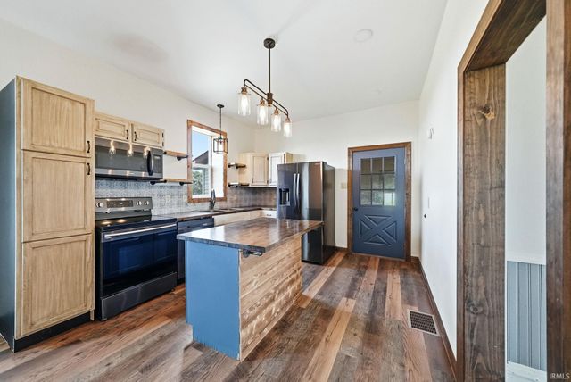 2113 State Road 1, Butler, IN 46721