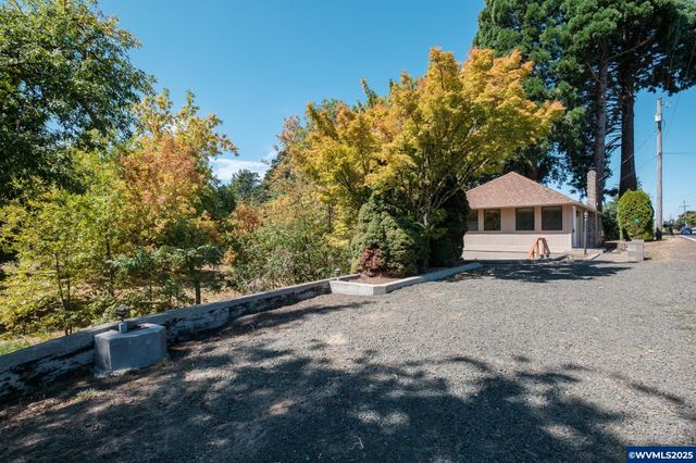 320 N Gun Club Rd, Independence, OR 97351