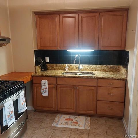 269 Eastlawn Street, Detroit, MI 48215