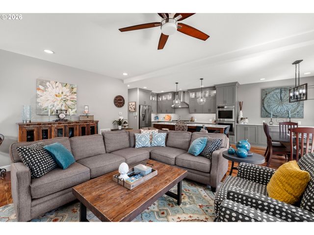 6244 Se JESS Ct, Hillsboro, OR 97123