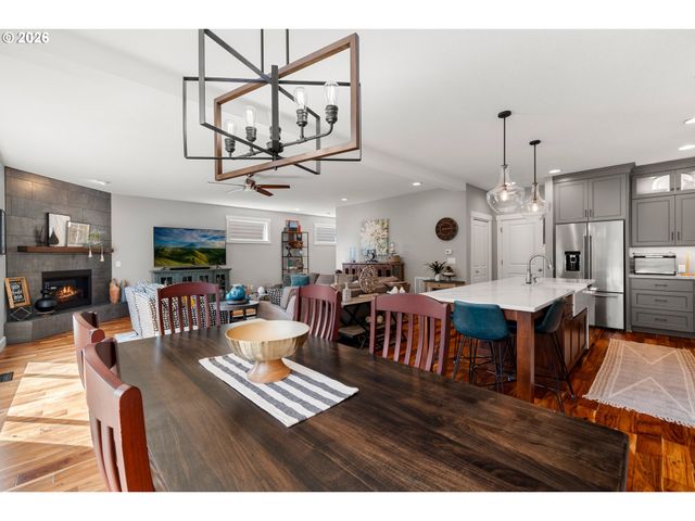 6244 Se JESS Ct, Hillsboro, OR 97123