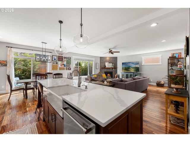 6244 Se JESS Ct, Hillsboro, OR 97123