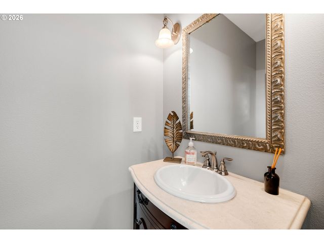 6244 Se JESS Ct, Hillsboro, OR 97123