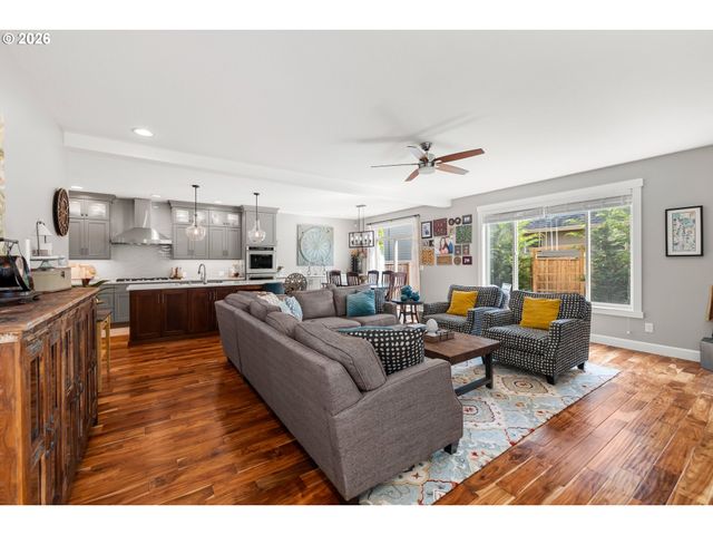 6244 Se JESS Ct, Hillsboro, OR 97123