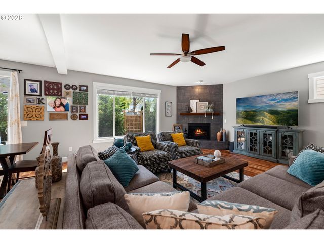 6244 Se JESS Ct, Hillsboro, OR 97123