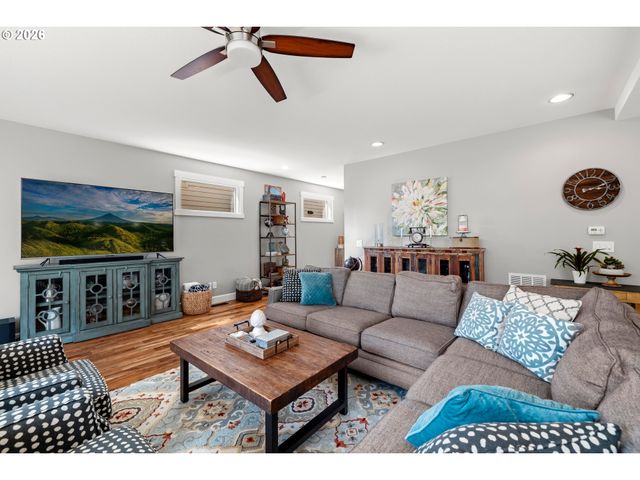 6244 Se JESS Ct, Hillsboro, OR 97123