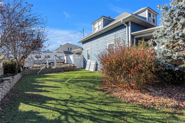 81 Fairground Avenue, Huntington Station, NY 11746