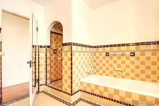 2854 ALBATROSS ST, San Diego, CA 92103