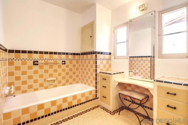 2854 ALBATROSS ST, San Diego, CA 92103