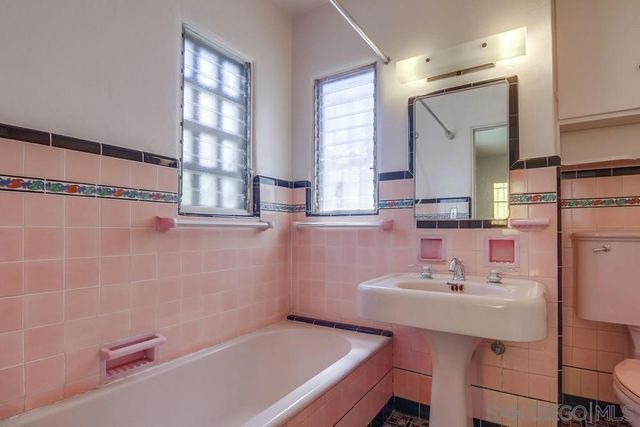 2854 ALBATROSS ST, San Diego, CA 92103