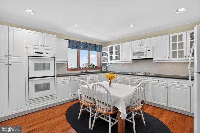 1704 SMEDLEY CT, Maple Glen, PA 19002