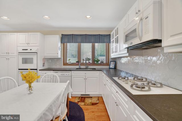 1704 SMEDLEY CT, Maple Glen, PA 19002