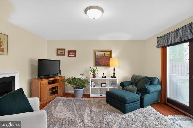 1704 SMEDLEY CT, Maple Glen, PA 19002