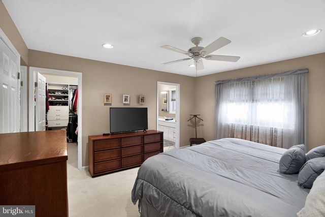 1704 SMEDLEY CT, Maple Glen, PA 19002