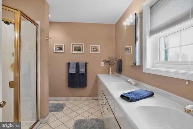1704 SMEDLEY CT, Maple Glen, PA 19002