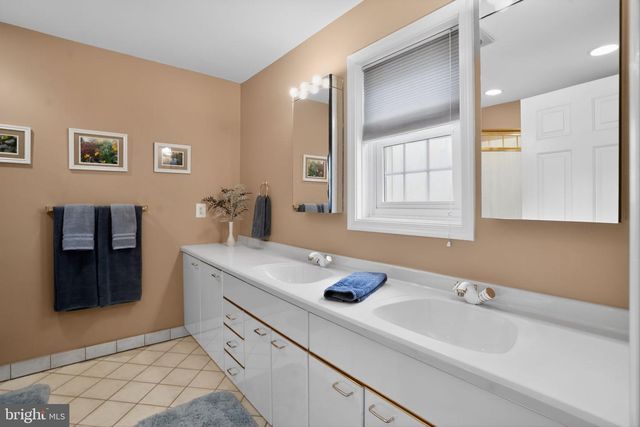1704 SMEDLEY CT, Maple Glen, PA 19002