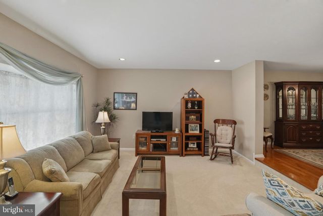 1704 SMEDLEY CT, Maple Glen, PA 19002
