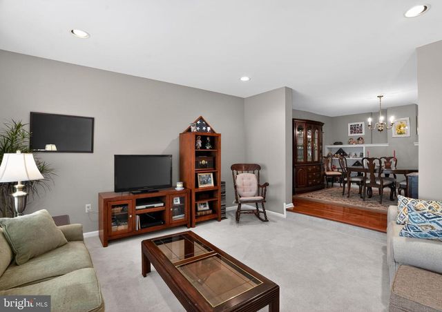 1704 SMEDLEY CT, Maple Glen, PA 19002
