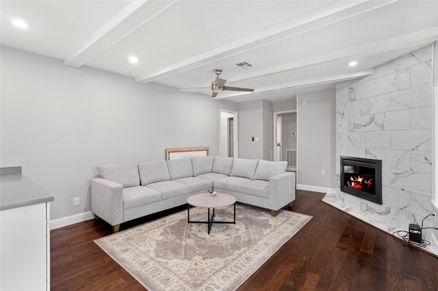 5027 Wigton Drive, Houston, TX 77096