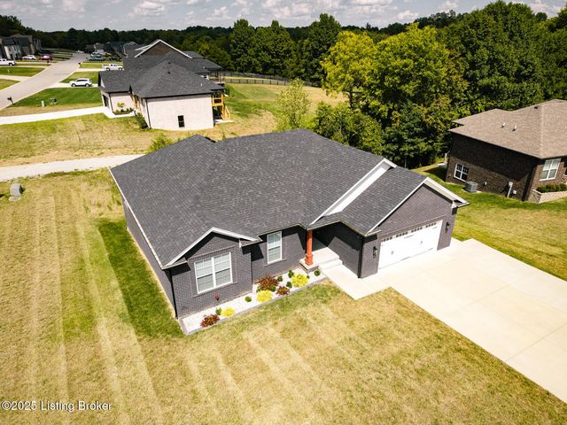 19 Clubhouse Ct, Taylorsville, KY 40071