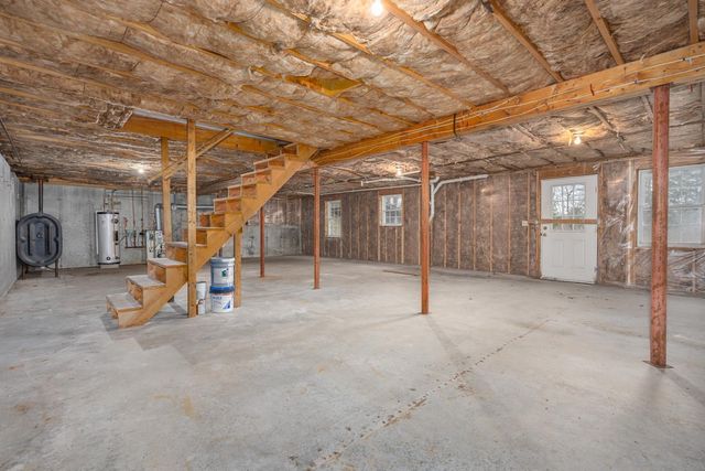 141 Raymond Road, Deerfield, NH 03037