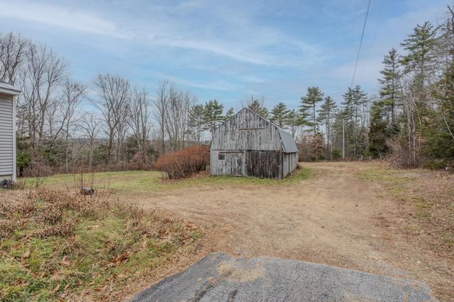 141 Raymond Road, Deerfield, NH 03037