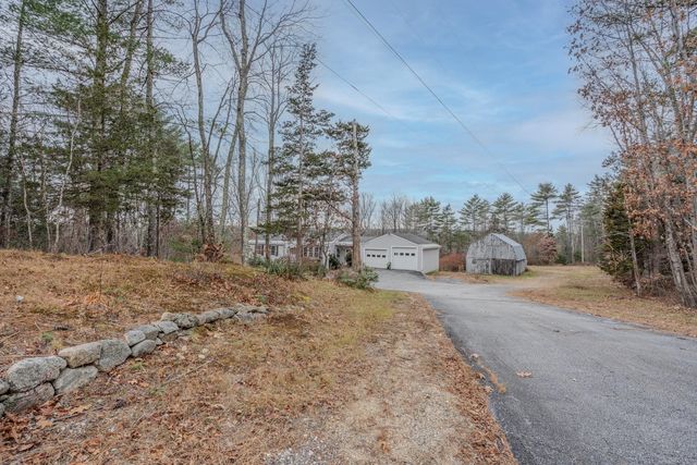 141 Raymond Road, Deerfield, NH 03037