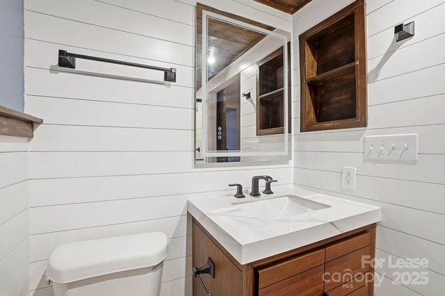 229 N Poplar Street 1, Charlotte, NC 28202