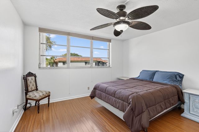 8921 S Hollybrook Boulevard 209, Pembroke Pines, FL 33025