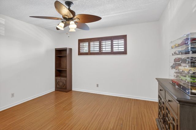 8921 S Hollybrook Boulevard 209, Pembroke Pines, FL 33025