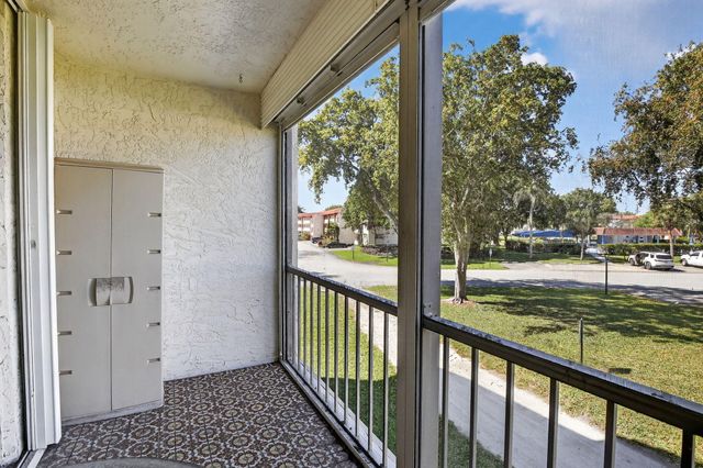 8921 S Hollybrook Boulevard 209, Pembroke Pines, FL 33025