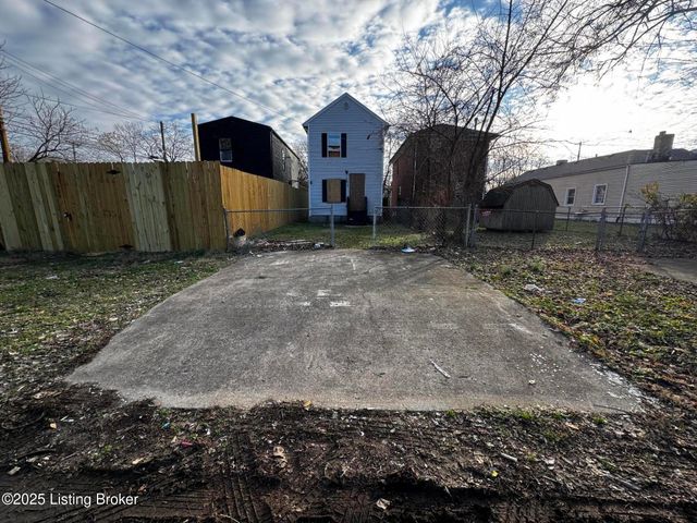 402 S 26th St, Louisville, KY 40212