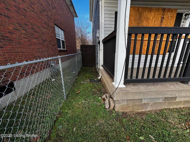 402 S 26th St, Louisville, KY 40212