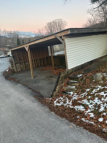 5 Main Drive, Greenwood Lake, NY 10925