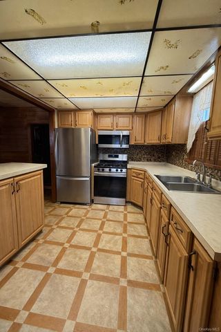 5 Main Drive, Greenwood Lake, NY 10925