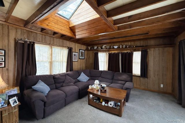 5 Main Drive, Greenwood Lake, NY 10925