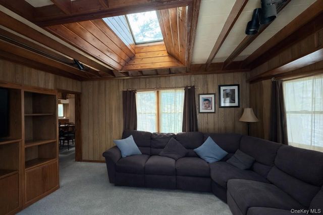 5 Main Drive, Greenwood Lake, NY 10925