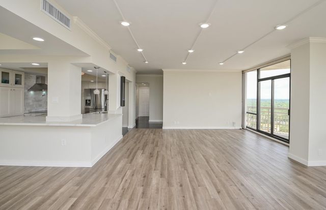 15 Greenway Plaza 19F, Houston, TX 77046