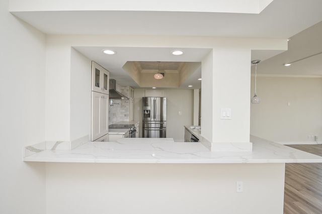 15 Greenway Plaza 19F, Houston, TX 77046