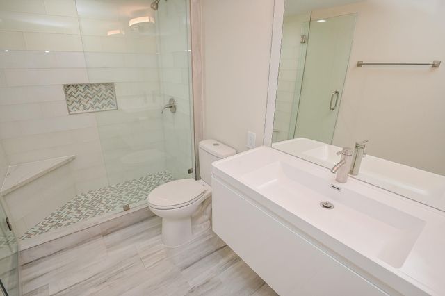 15 Greenway Plaza 19F, Houston, TX 77046