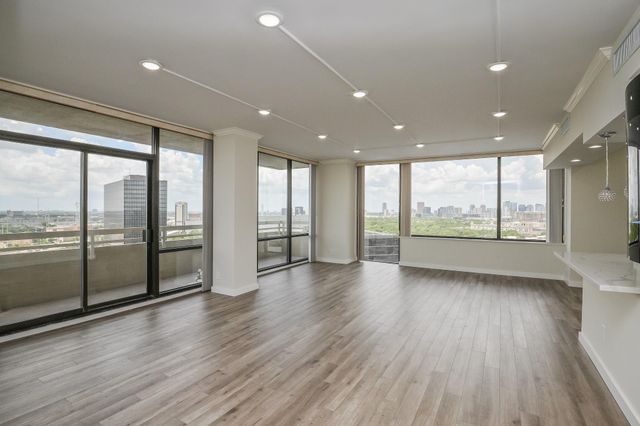 15 Greenway Plaza 19F, Houston, TX 77046