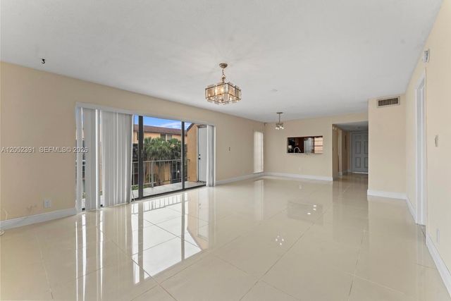 430 Commodore Drive 310, Plantation, FL 33325