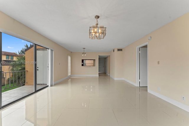 430 Commodore Drive 310, Plantation, FL 33325