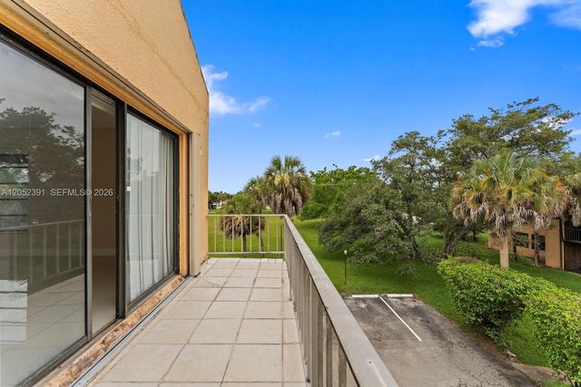 430 Commodore Drive 310, Plantation, FL 33325