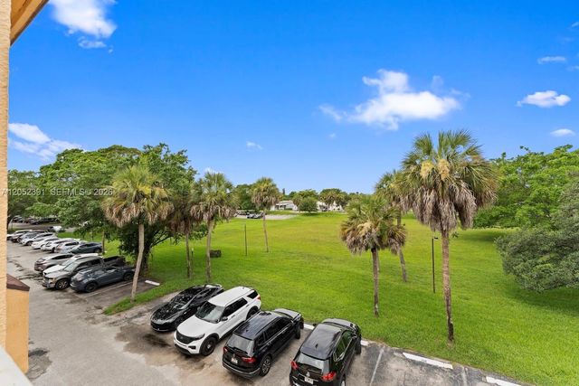 430 Commodore Drive 310, Plantation, FL 33325