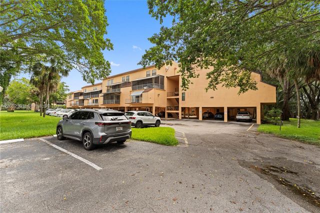 430 Commodore Drive 310, Plantation, FL 33325