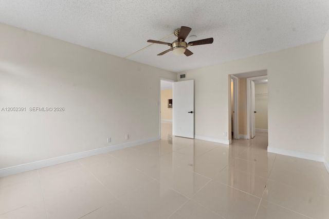 430 Commodore Drive 310, Plantation, FL 33325