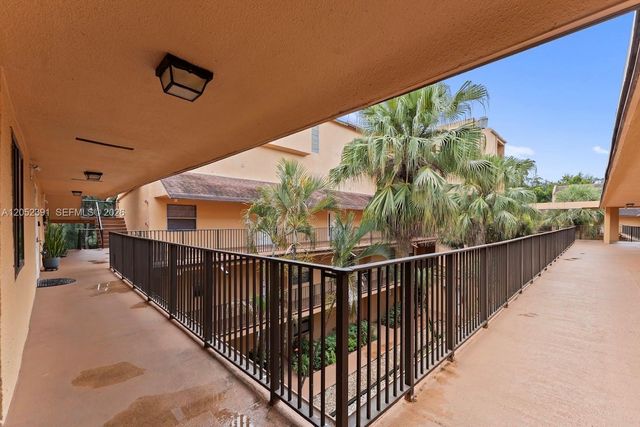 430 Commodore Drive 310, Plantation, FL 33325