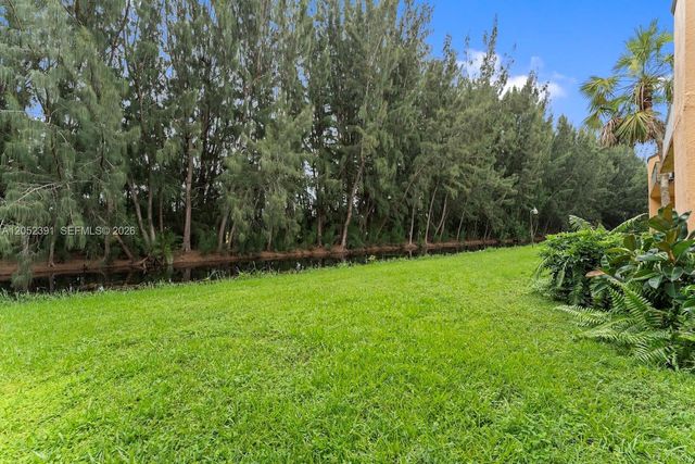 430 Commodore Drive 310, Plantation, FL 33325