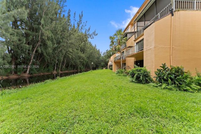 430 Commodore Drive 310, Plantation, FL 33325